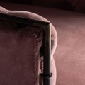 Luxusní chesterfield vintage chic čalouněné křeslo Kazer s růžovým sametovým bavlněným potahem a kovovou zlatou konstrukcí 72 cm