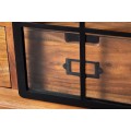 Stylová industriální masivní hnědý TV stolek Woodcut se dvěma prosklenými posuvnými kovovými dvířky a dvěma zásuvkami 165 cm