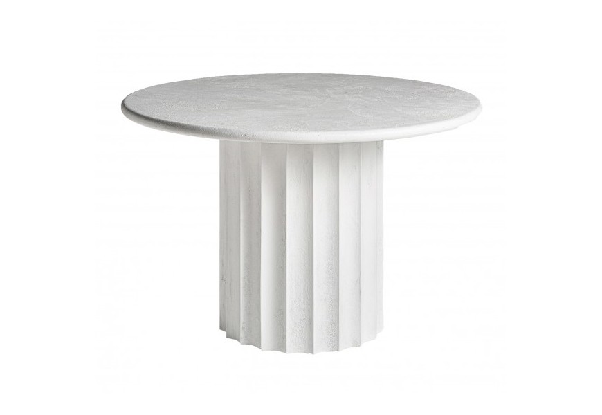 Luxusní art deco jídelní stůl Zarina v kulatém tvaru z pryskyřice s betonovým vzhledem v bílé barvě s vrchní kulatou deskou a válcovou nohou s vroubky