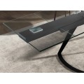 Luxusní skleněný rozkládací obdélníkový jídelní stůl Urbano s průhlednou vrchní deskou a černou kovovou podstavou 270 cm
