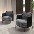 Luxusní designové čalouněné křeslo Gallinetto s potahem z kůže a textilu se vzorem kohouté stopy v černé a bílé barvě 76 cm