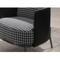 Luxusní designové čalouněné křeslo Gallinetto s potahem z kůže a textilu se vzorem kohouté stopy v černé a bílé barvě 76 cm