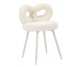 Modern&iacute; designov&aacute; boucl&eacute; b&iacute;l&aacute; čalouněn&aacute; j&iacute;deln&iacute; židle Janar s b&iacute;l&yacute;mi kovov&yacute;mi nožičkami 67 cm