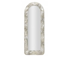 Glamour vysoké oválné nástěnné zrcadlo Elissia se stříbrným kovovým rámem s plastickým vlnitým vzorem 160 cm
