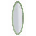 Moderní oválné nástěnné zrcadlo Retal s rámem ze zeleného skla a elegantním segmentovým designem