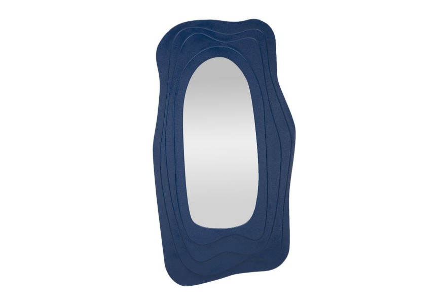 Moderní závěsné obdélníkové nástěnné zrcadlo Landa s vrstveným rámem ze dřeva v atypickém organickém vlnitém tvaru a námořnické modré barvě