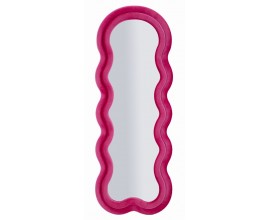 Designov&eacute; n&aacute;stěnn&eacute; růžov&eacute; zrcadlo Swan s vlnit&yacute;m r&aacute;mem a klenut&yacute;m vrchn&iacute;m obloukem se sametov&yacute;m potahem 160 cm