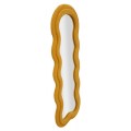 Moderní obloukové hořčicovo oranžové zrcadlo Swan s dvojitým rámem s bouclé potahem a asymetrickou siluetou 160 cm
