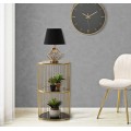 Art deco trojúhelníkový třístupňový příruční stolek Fayer se zlatou kovovou konstrukcí a černými skleněnými deskami 80 cm