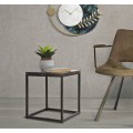 Industriální čtvercový masivní příruční stolek Selvaggio s deskou a černou kovovou konstrukcí 45 cm