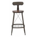 Stylov&aacute; industri&aacute;ln&iacute; barov&aacute; židle Glady s kovovou konstrukc&iacute; a kulat&yacute;m sedadlem z tmavě hněd&eacute;ho masivn&iacute;ho dřeva 92 cm
