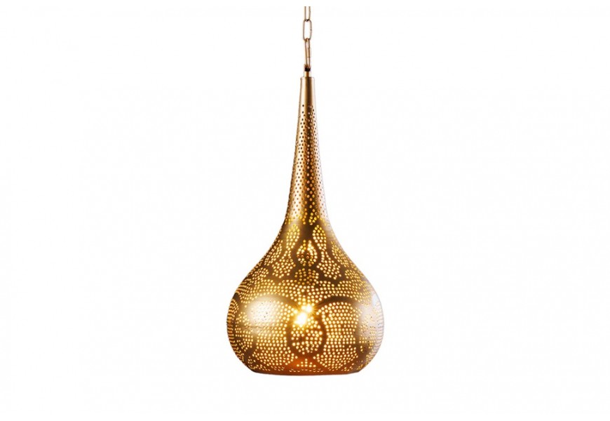 Závěsná lampa Fatima v orientálním stylu z kovu ve zlaté barvě kulatého půdorysu s orientálním perforovaným vzorem se závěsným řetízkem