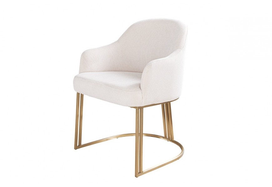 Designové glamour béžové čalouněné jídelní křeslo Hejdy s potahem z kordové textilie s kovovou podstavou ve zlaté barvě se třemi nohama a polobloukovou spojicí