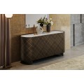 Luxusní art deco oválný hnědý třídveřový příborník Monac s bílou mramorovou vrchní deskou a kosoštvorcovým vzorem 150 cm