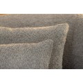 Designová buklé třímístná sedačka Jina v obloukovém tvaru s šedým potahem a třemi polštáři 229 cm