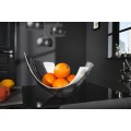 Moderní designová kovová mísa Abstract ve stříbrné barvě s dynamickou asymetrickou siluetou 30 cm