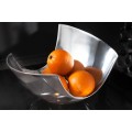 Moderní designová stříbrná mísa Abstract s asymetrickou siluetou z kovu 25 cm