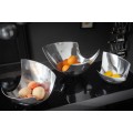 Moderní designová stříbrná mísa Abstract s asymetrickou siluetou z kovu 25 cm