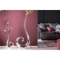 Designová glamour kovová váza Vlna ve stříbrné barvě s asymetrickou zatočenou siluetou 48 cm