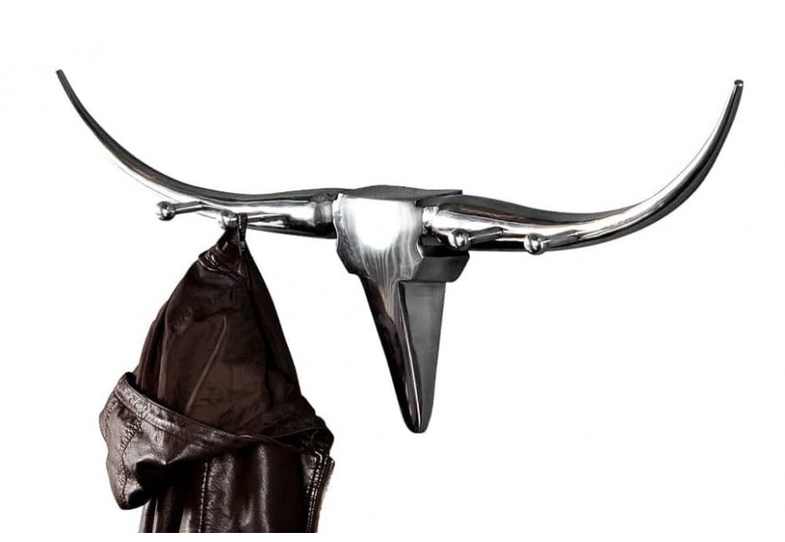 Glamour závěsný nástěnný designový věšák Bull se stříbrnou povrchovou úpravou ve tvaru býčí lebky se čtyřmi háčky na dlouhých rozích
