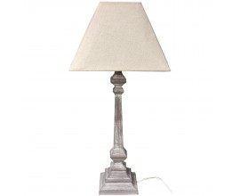 Venkovská noční lampa Pujla se čtvercovou vyřezávanou šedou dřevěnou nohou s bílou patinou a krémovým stínítkem z přírodního lnu