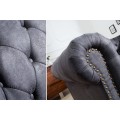 Luxusní chesterfield klasická kožená šedá třímístná čalouněná prošívaná sedačka Chesterfield Grau se zlatými nýty 200 cm