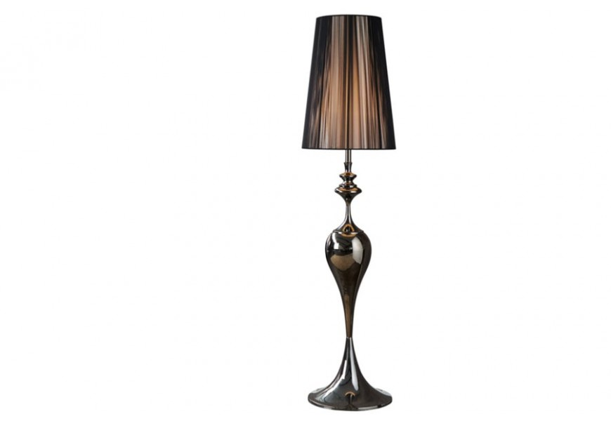 Glamour designová lampa Lucie Schwarz s lesklou černou kovovou nohou se stupňovitým tvarem a vysokým kulatým průsvitným nylonovým stínítkem s bílým podsítím