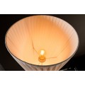 Moderní bílá kulatá vysoká lampa Helix se zatočením a stříbrnou kovovou podstavou 200 cm