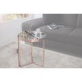 Art deco kulatý měděný kovový příruční stolek Lava s černou lesklou skleněnou deskou a tříramennou podstavou 50 cm