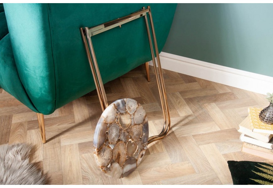 Art deco kulatý příruční stolek Jaspě se zlatou kovovou podstavou a odnímatelnou deskou z modrého achátu 61 cm