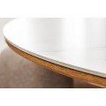 Art deco kulatý jídelní stůl Marmol Lignia s bílou mramorovou deskou a hnědou podstavou s dubovým designem 120 cm