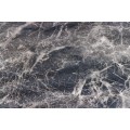 Art deco kulatý jídelní stůl Marmol Lignia s černou drážkovanou podstavou a mramorovou šedou deskou 120 cm