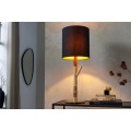 Designová moderní stolní lampa Mervik s černým stínítkem a hnědou dřevěnou nohou se zlatými kovovými detaily 74 cm