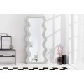 Designové art deco nástěnné obdélníkové zrcadlo Swan s rámem v bílé barvě se zvlněnými bočními stranami 160 cm