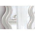 Designové art deco nástěnné obdélníkové zrcadlo Swan s rámem v bílé barvě se zvlněnými bočními stranami 160 cm