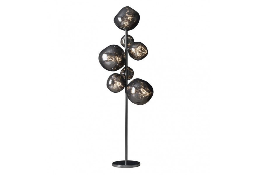 Glamour černá stojací lampa Kalan se sedmi skleněnými stínítky ve tvaru kapek a kulatou kovovou podstavou 168 cm