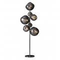 Glamour černá stojací lampa Kalan se sedmi skleněnými stínítky ve tvaru kapek a kulatou kovovou podstavou 168 cm