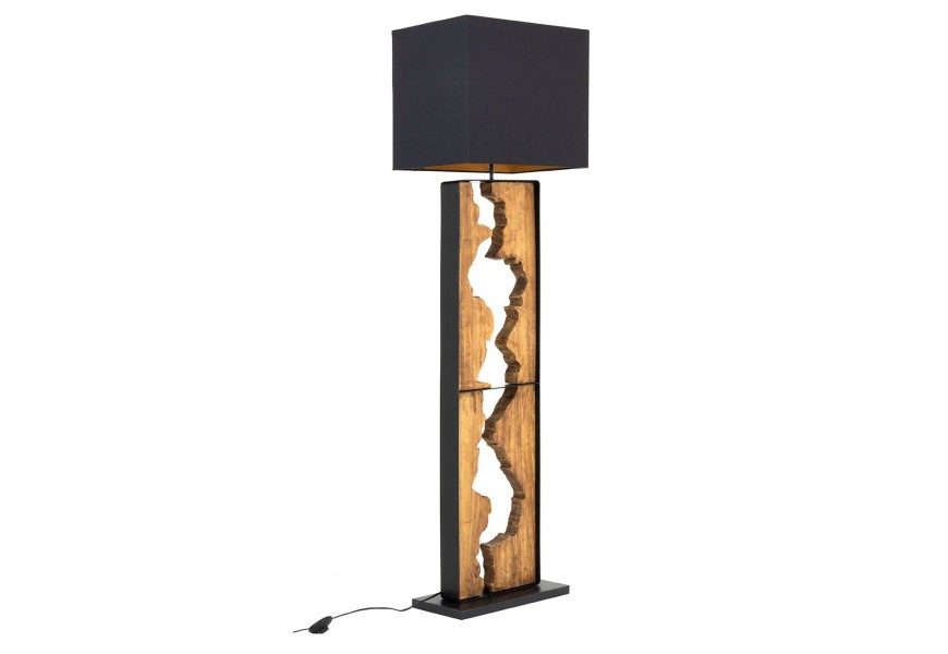 Moderní hnědá stojací lampa Arbaro s černým čtvercovým stínítkem z bavlny s obdélníkovou konstrukcí ze suarového dřeva s dekorativním vyřezáváním s kovovým rámováním v černé barvě s obdélníkovou podstavou z kaučukového dřeva v černé povrchové úpravě
