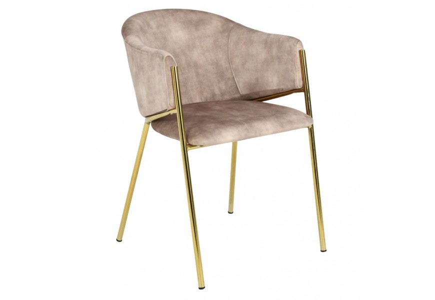Designová glamour čalouněná jídelní židle Sionna s opěrkami na ruce a béžovým potahem ze sametu se šikmými nožičkami z kovu s lesklou zlatou povrchovou úpravou