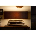 Designová jedinečná stolní lampa z naplaveného dřeva