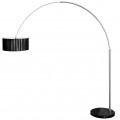 Designová oblouková stojací lampa s černým válcovým stínítkem z lesklé textilie s kovovým ramenem a černou mramorovou podstavou v moderním glamour stylu