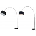Moderní oblouková stojanová lampa s černým textilním stínítkem a ohnutou chromovou konstrukcí na stabilní mramorové podstavě v glamour stylu, vhodná pro osvětlení obývacího pokoje či čtecího koutku.