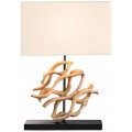 Rustikální stolní lampa s obdélníkovým krémovým stínítkem a umělecky tvarovanou podstavou z teakového dřeva ve světlém pískovém odstínu