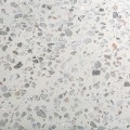 Luxusní glamour obdélníkový barový stůl Crtuy s bílou terrazzo deskou se zlatou podstavou a světlým dubovým dřevem 120 cm