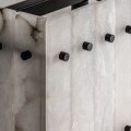 Luxusní industriální mramorový obdélníkový závěsný lustr Sara s bílými destičkami kovovou konstrukcí v černé barvě 142 cm