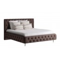 Luxusní chesterfield hnědá čalouněná postel Mia s prošíváním a vysokým čelem a kovovými nožičkami 223 cm