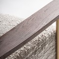 Luxusní art deco křeslo Halor s béžovým čalouněním a konstrukcí ze zlatého kovu a tmavého hnědého dřeva 72 cm