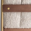 Luxusní art deco křeslo Halor s béžovým čalouněním a konstrukcí ze zlatého kovu a tmavého hnědého dřeva 72 cm