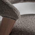 Luxusní buklé čalouněná jídelní židle Fragonio s šedým potahem a designovým dřevěným světlým hnědým rámem 82 cm