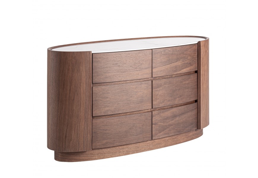 Luxusní designová minimalistická oválná komoda Sophiette z korpusem ze dřeva v ořechové hnědé barvě s viditelnou kresbou letokruhů se šesti zásuvkami a oválnou podstavou s vrchní deskou z bílého mramoru s vyvýšenými okraji